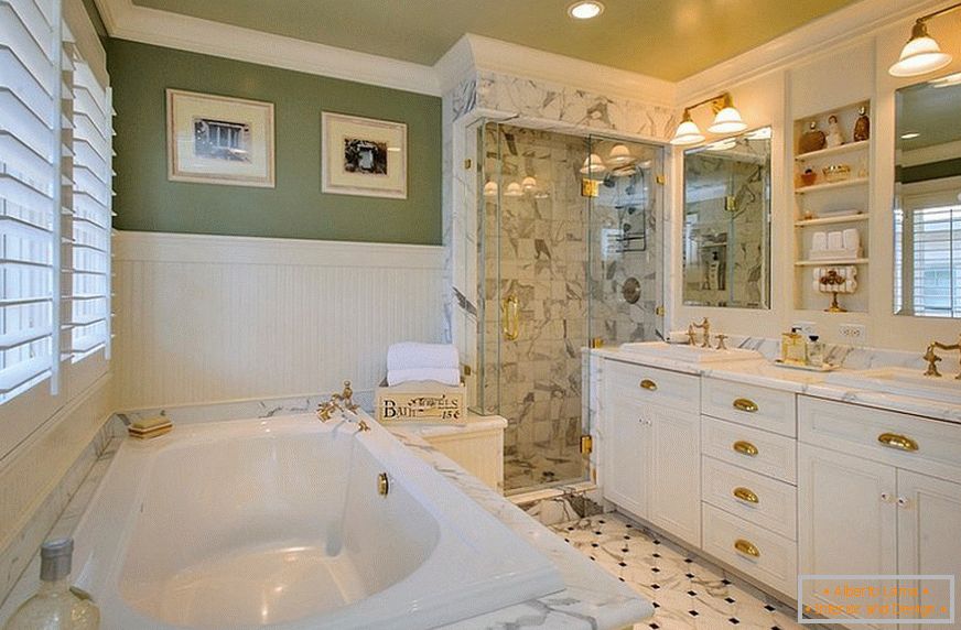 Bathroom in the style of Classicism
