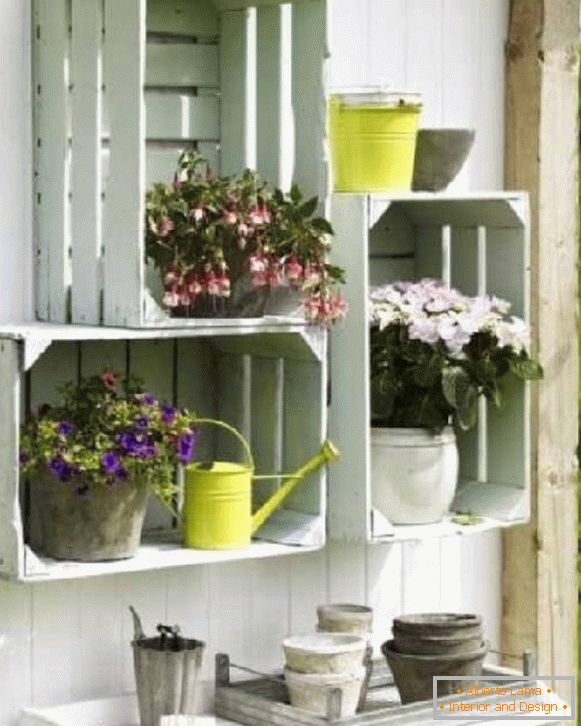 hanging shelves for flowers, photo 40