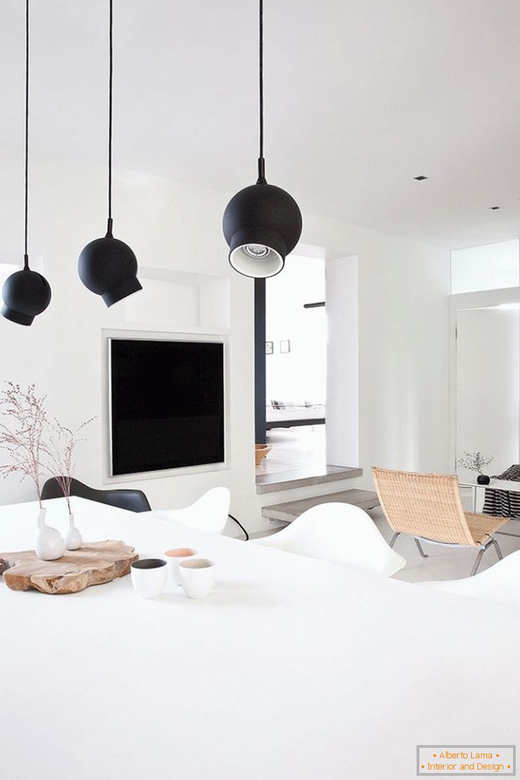 Design of a small apartment in black and white