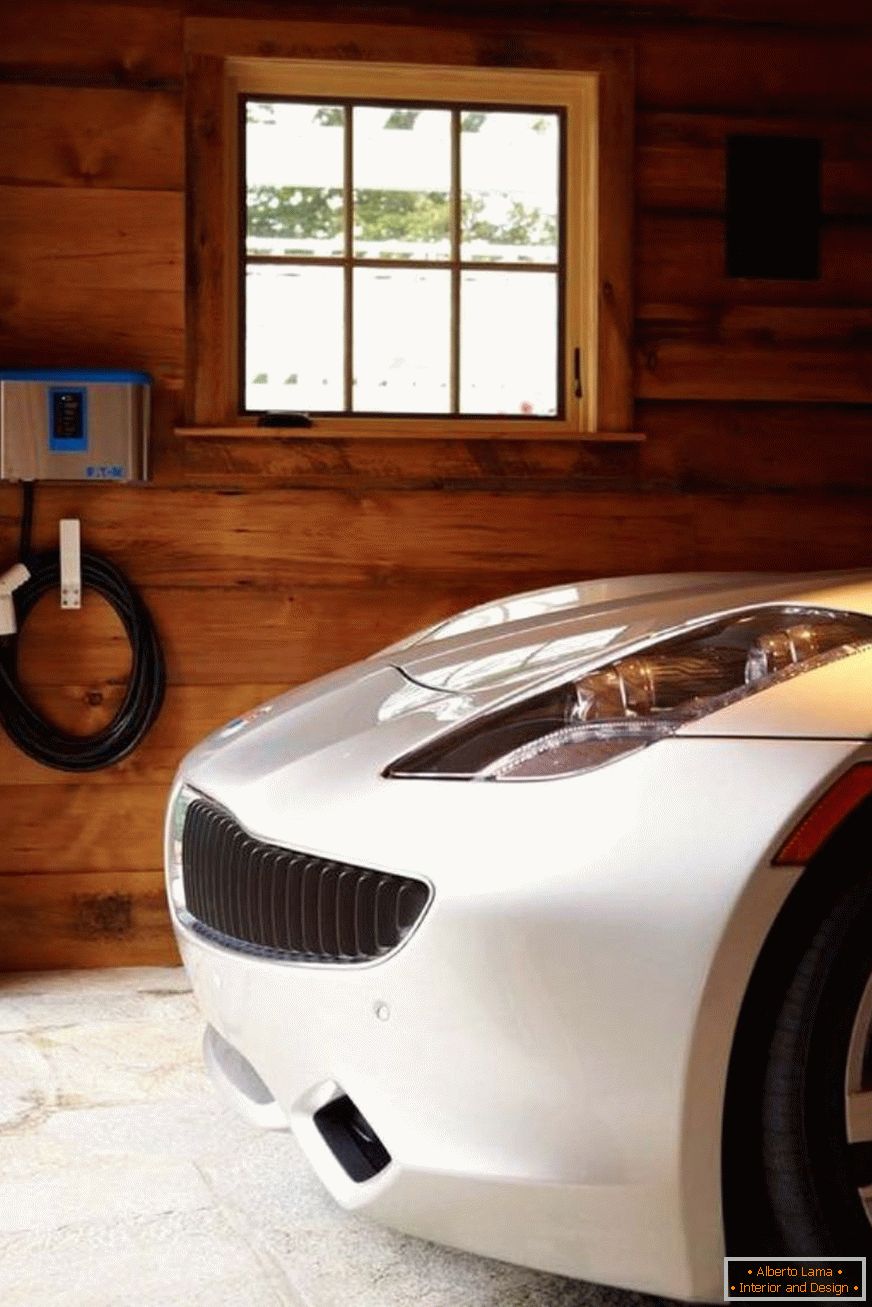 Charging port for electric vehicle on the wall