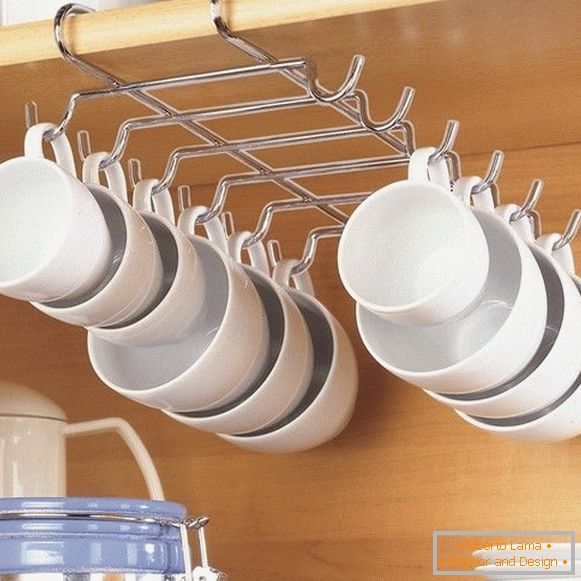 Hooks for storing cups