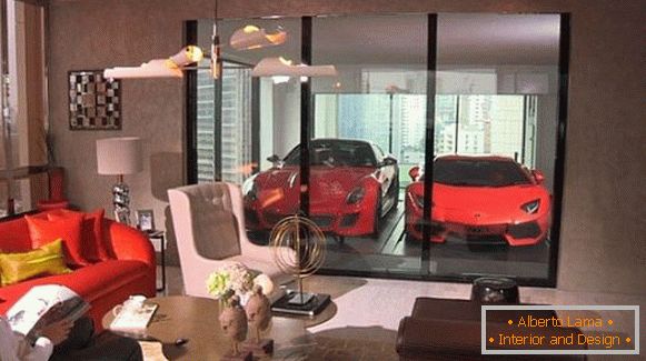 Magnificent garage, integrated in the living room of the Hamilton Towers
