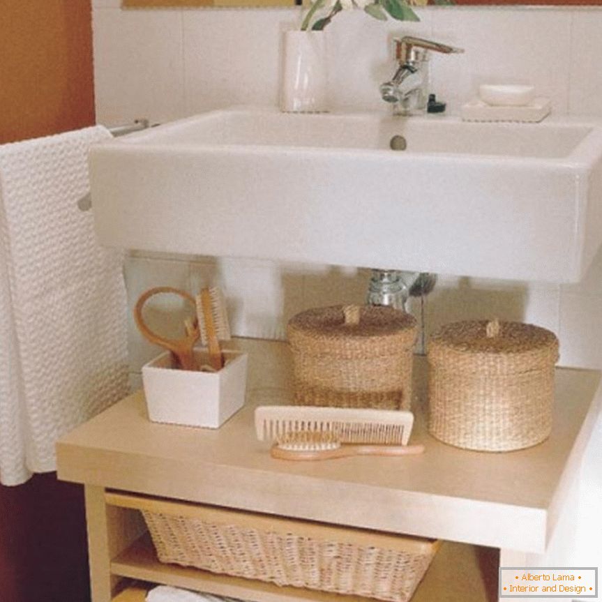 Idea for storing things in the bathroom