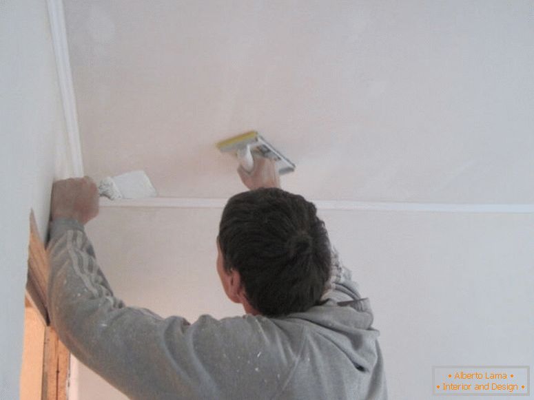 putty-ceiling-with-hands_02-1024х768