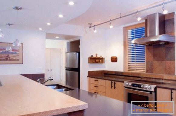 Interesting location of spotlights on the ceiling - kitchen photo