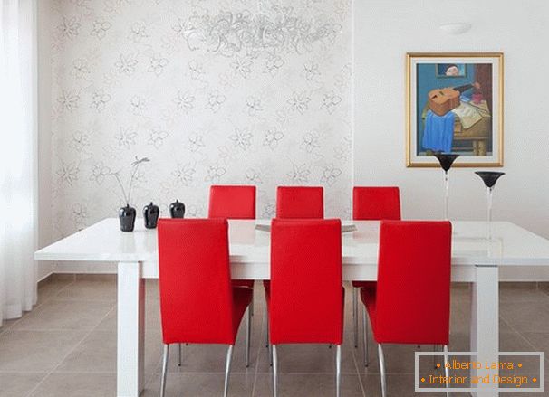 White color in the interior of the dining room