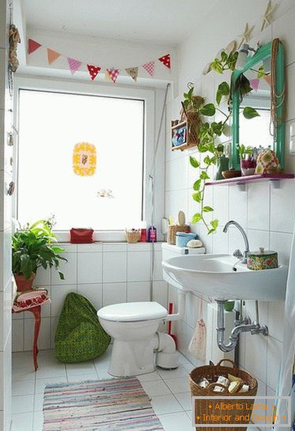 Living plants in the bathroom