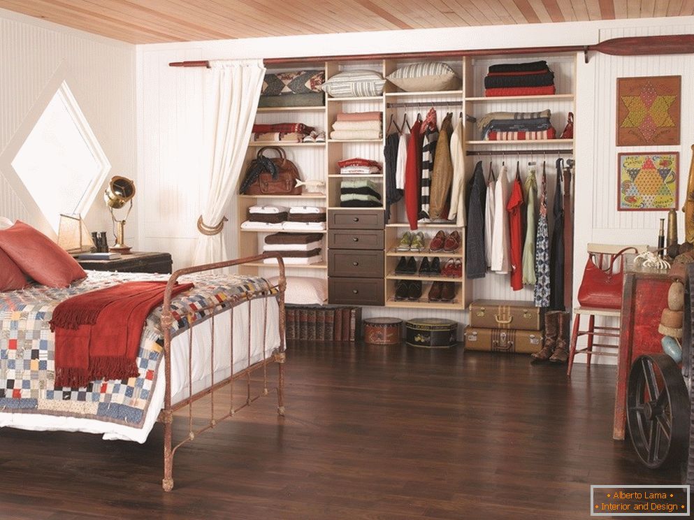 Wardrobe in the design of a small room
