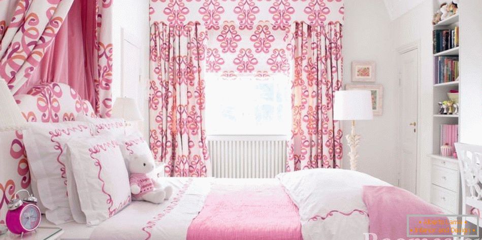 Bedroom in pink colors