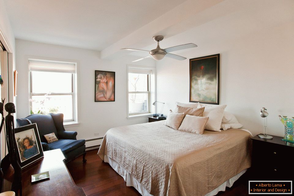 Bedroom apartment overlooking Brooklyn