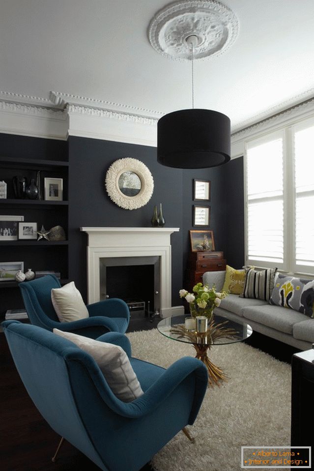 Black color in the interior of the modern living room