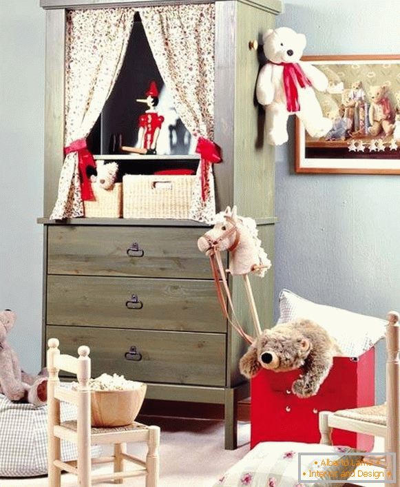 The use of old furniture in the nursery