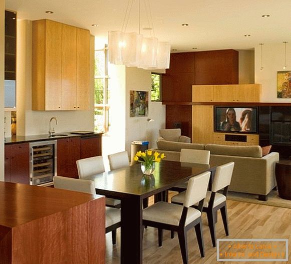 Suspended chandelier above the dining table