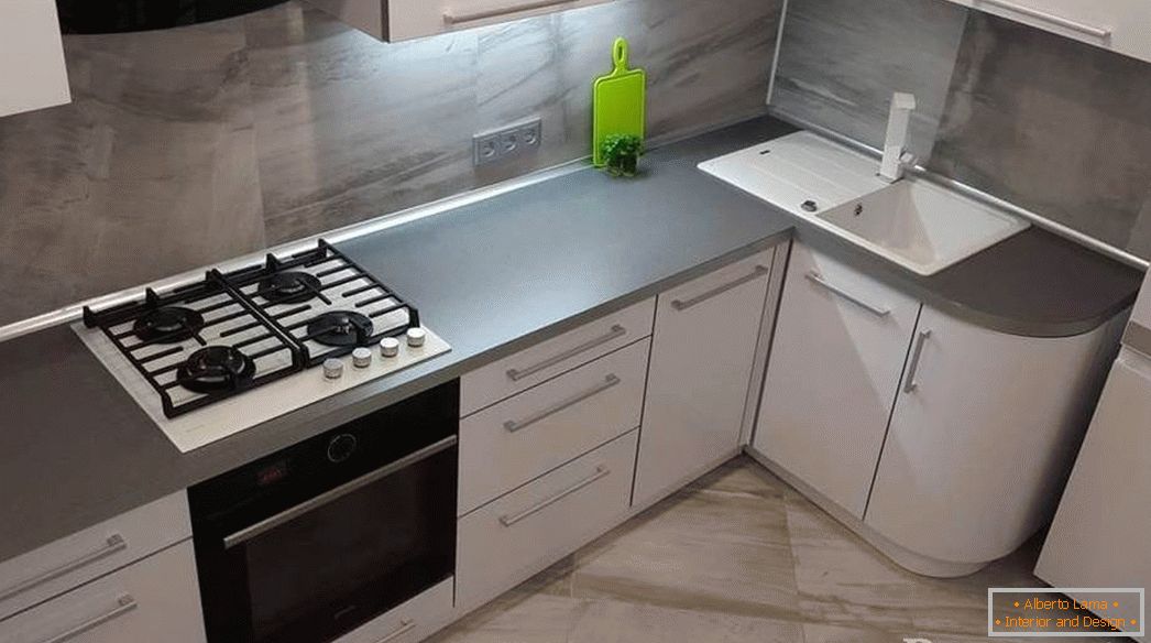 Gray countertop в современном интерьере кухни
