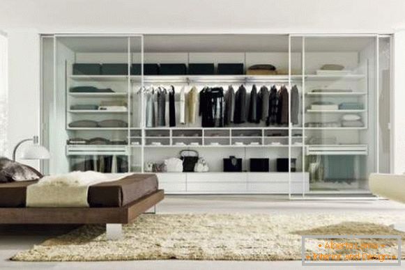 Filling the wardrobe compartment in the bedroom - the best ideas with a photo