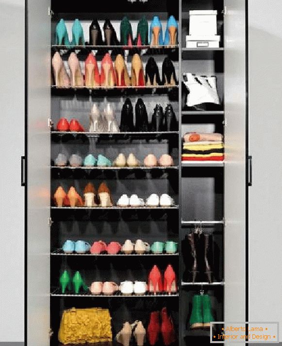 closet for shoes in the corridor, photo 35