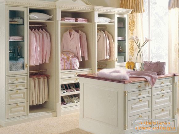 Stunning wardrobe in the bedroom - cabinet photo from Studio Becker