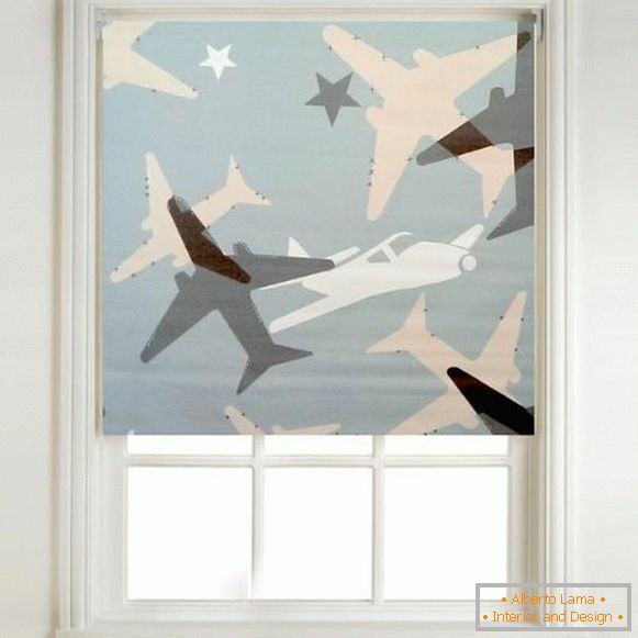 roller blinds for children in a children's room for a boy, photo 49