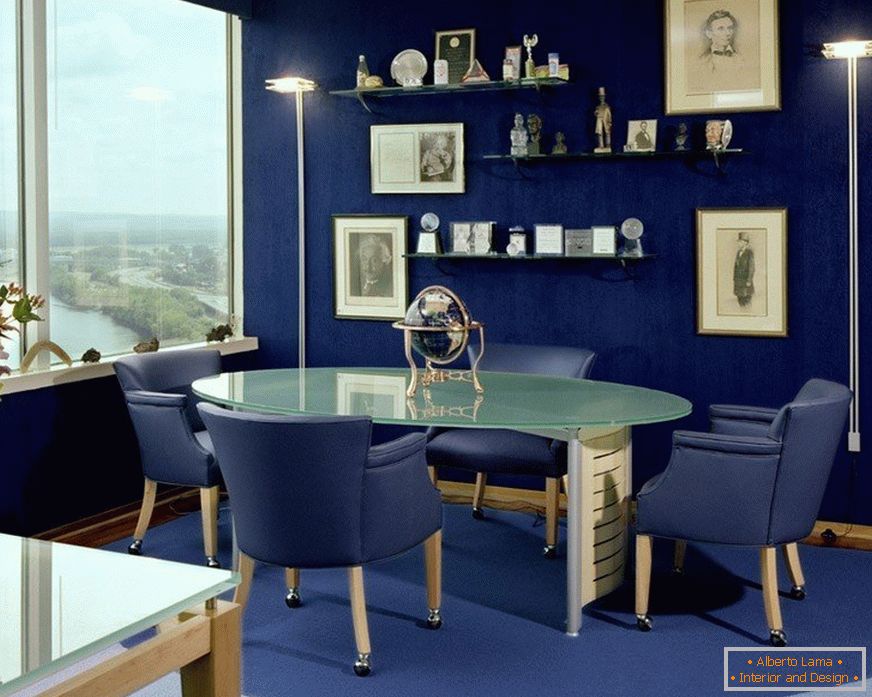 Blue in the interior кабинета
