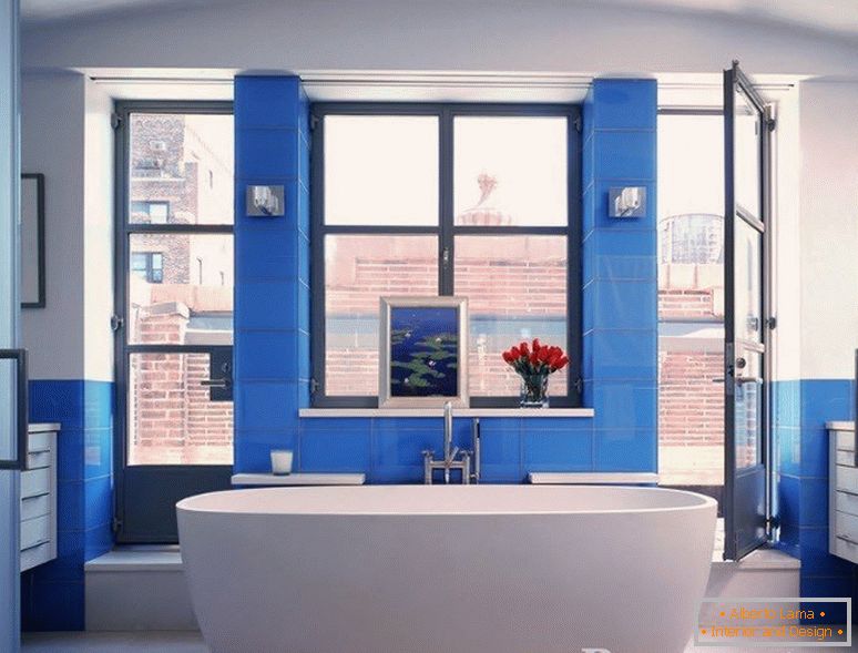 Use of blue in bath decoration