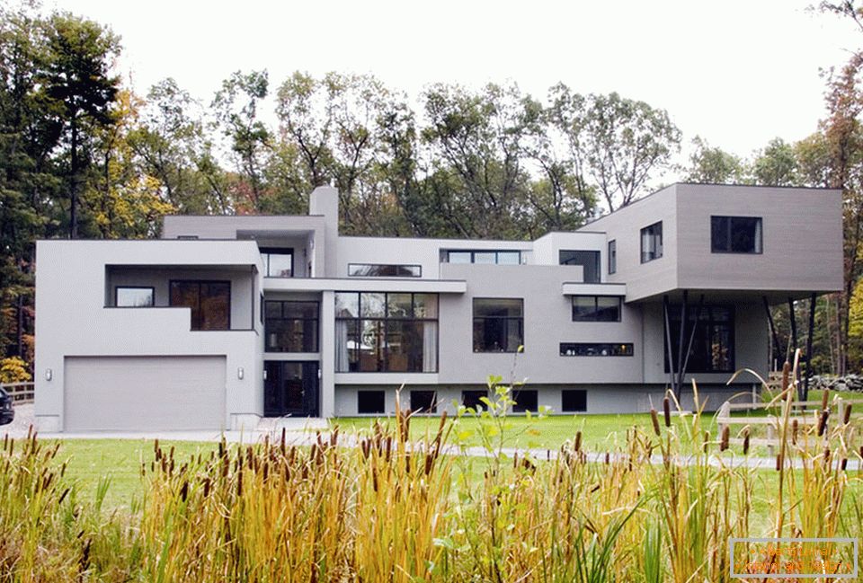 Garage doors in the color of the facade