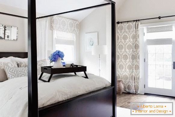 Curtains in the bedroom - photo design novelties with a beautiful pattern