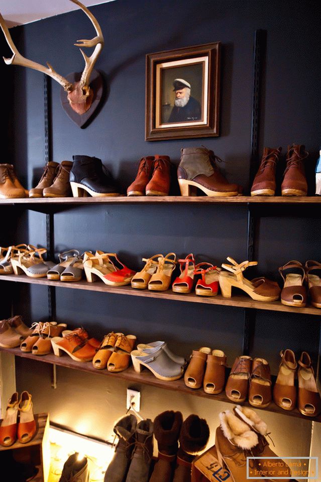 Open shelf for shoes in the living room