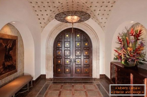 House and entrance doors in the Moroccan style