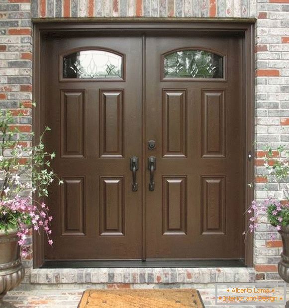Classic fiberglass entrance doors
