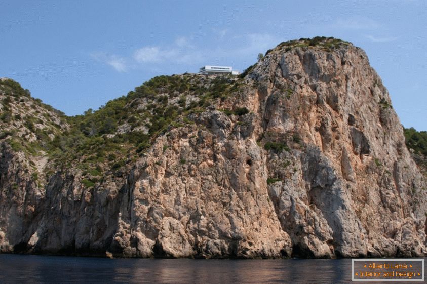 Home of the Rock: AIBS House, Spain
