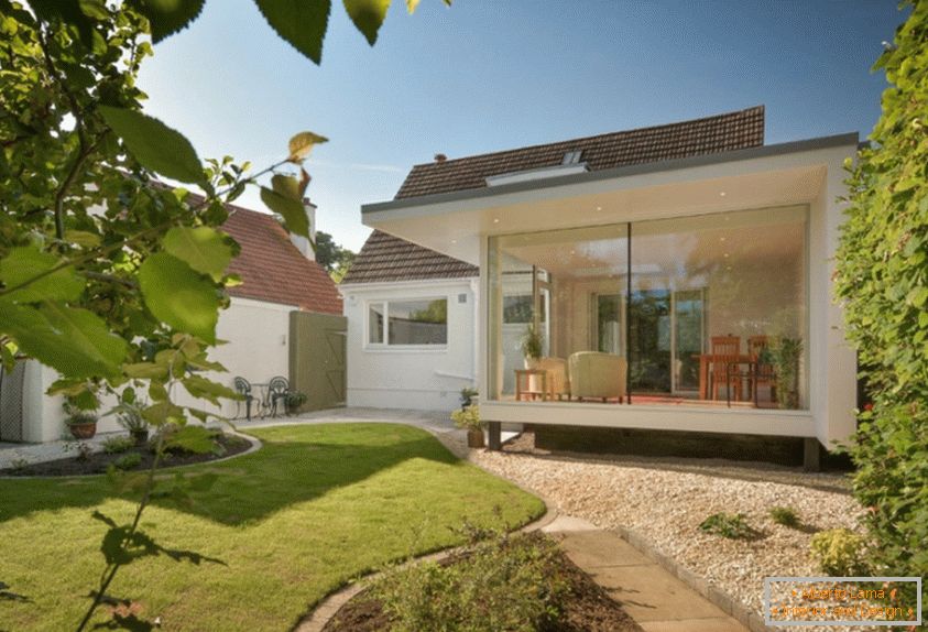 A modern house with Garden Room Garden from Capital A Architecture