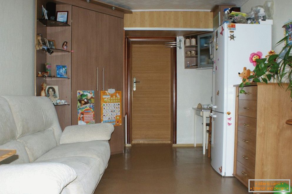 The interior of the room is 12 square meters. m в общежитии
