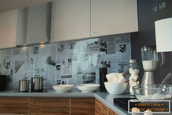 Transparent apron for kitchen from glass - photo decoration