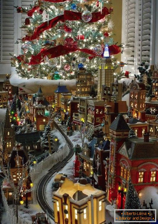 Christmas-tree-with-toy-town