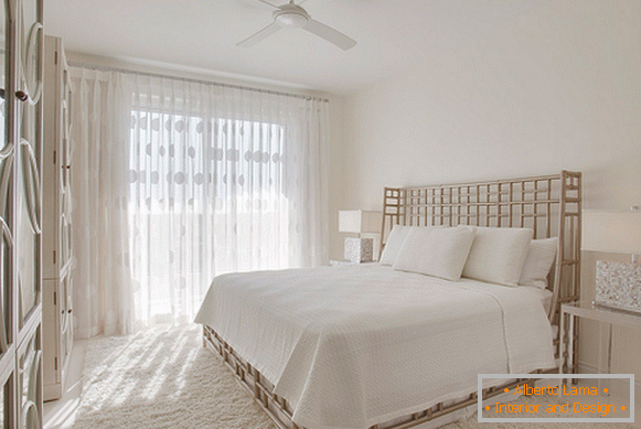 White tulle in the interior - photos of the bedroom