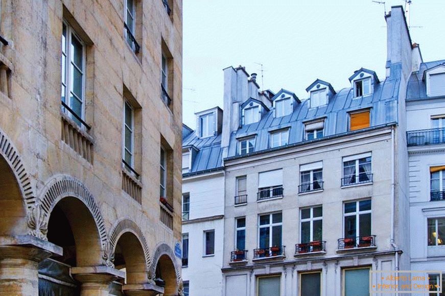 The appearance of an apartment building in Paris