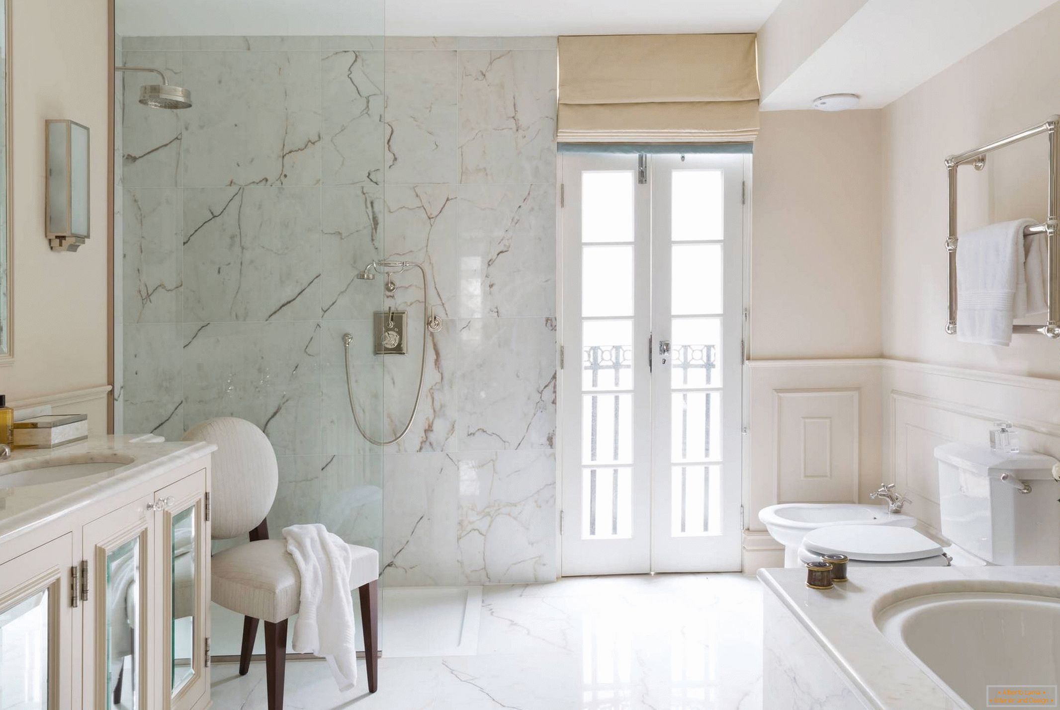 Marble wall and floor in the bathroom