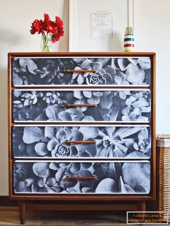 The idea for stylish decoupage of the dresser