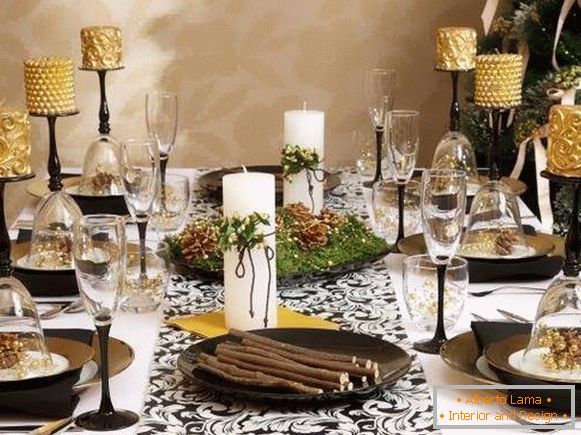 Decoration of a New Year's table with natural materials