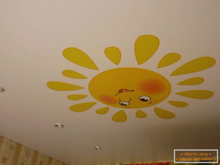 Variant stretch ceilings with a cheerful sun in the nursery.