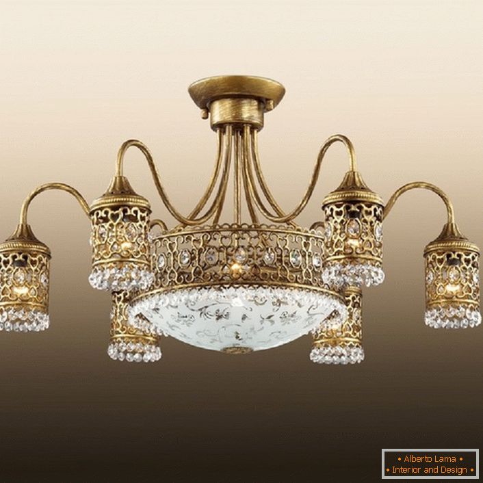 A beautiful country chandelier for a large room. 