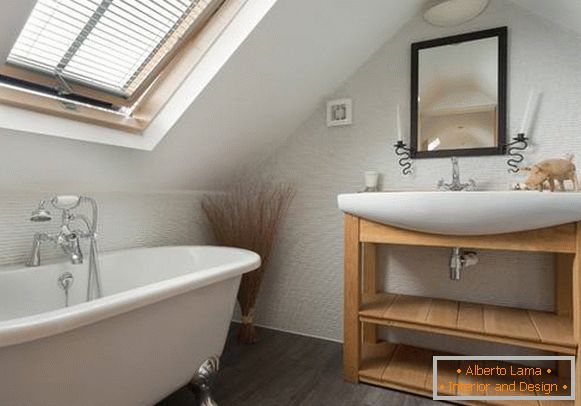 Beautiful small bathroom in loft style