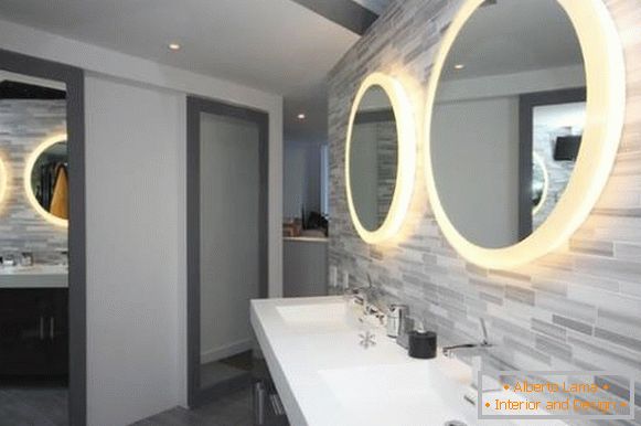 Round mirror for bathroom with light