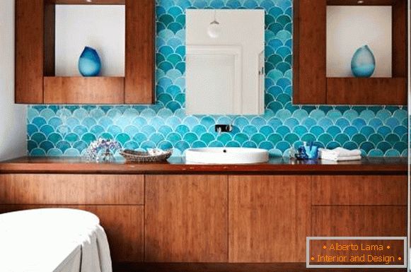 What color is combined with the blue in the bathroom interior
