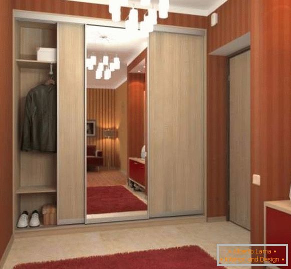 Three-section built-in closet with your own hands
