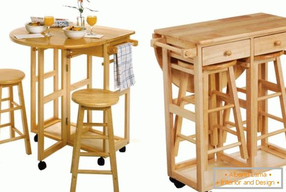 Mobile folding table and chairs