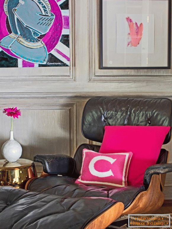 The combination of black, pink and neutral tones and the interior