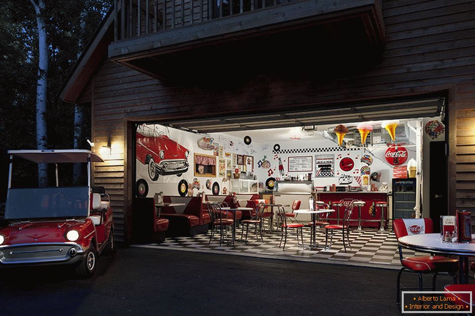 Cafe in the garage