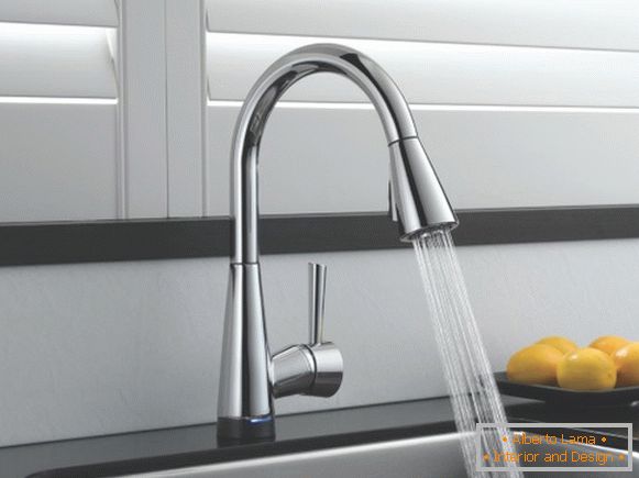 Kitchen faucet and faucet, saving water