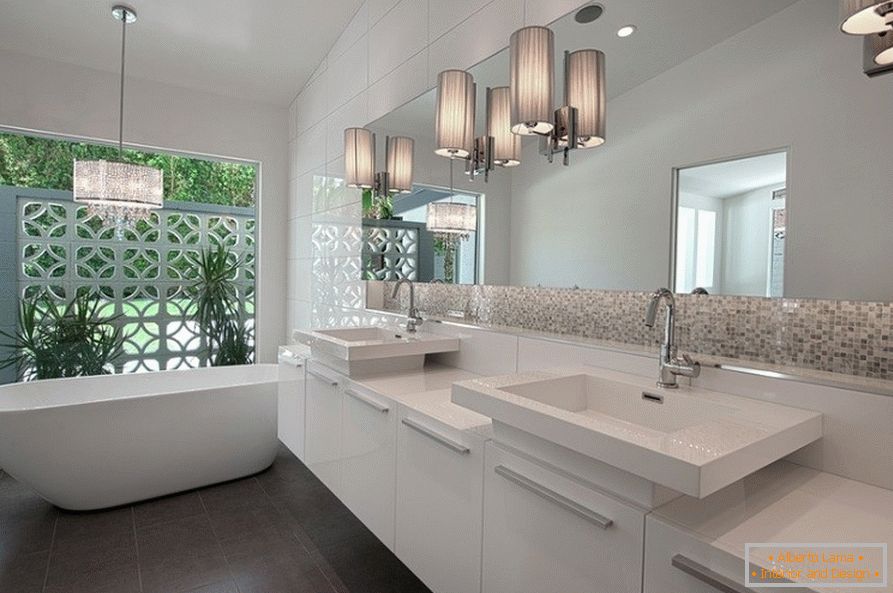 Bathroom in white tones